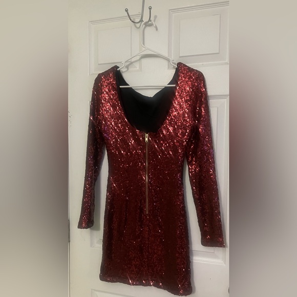 Charlotte Ruse Dress - Picture 2 of 2